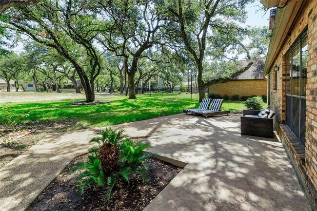 9006 Balcones Club Drive, Austin, TX 78750 photo 2