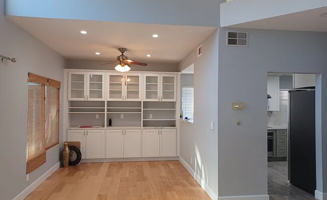 3 Bedroom, 3 bathroom House in Fremont photo 3