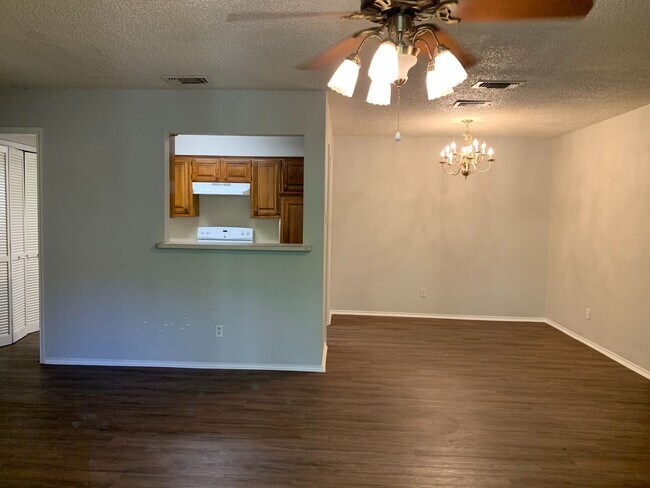 417-421 Gardenview St Denton, TX 76207 photo 5