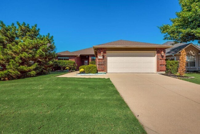 9308 Orangewood Trail Denton, TX 76207 photo 2