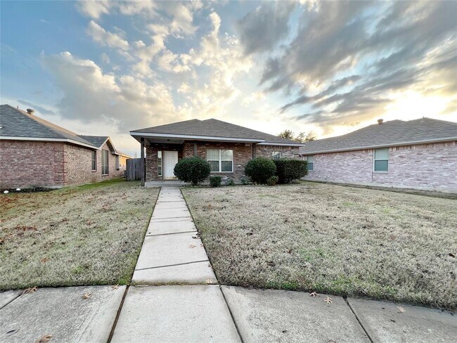 703 Donny Brook Dr Wylie, TX 75098 photo 3