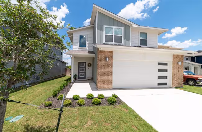129 Folsom St San Marcos, TX 78666 photo 2