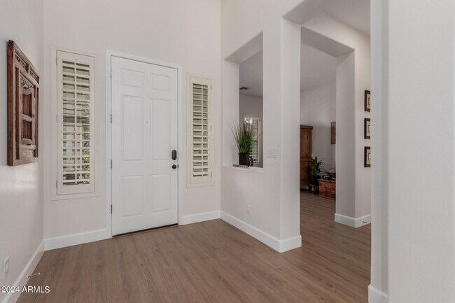 3749 W Whitehawk Ct Phoenix, AZ 85086 photo 4