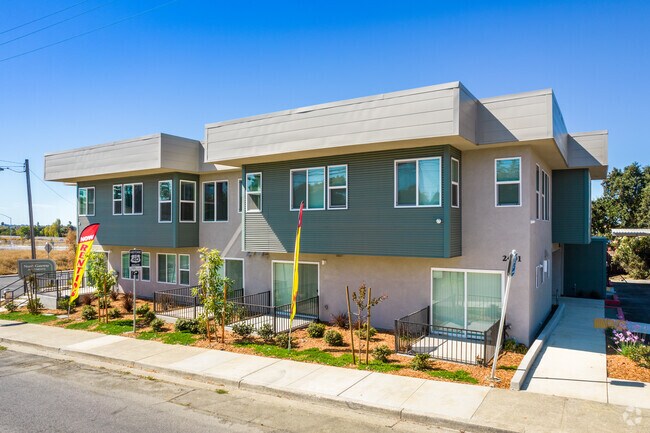 North Gateway Apartments photo 4