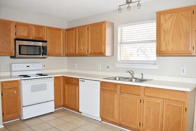 8113 Broken Arrow Road, Fort Worth, TX 76137 photo 4