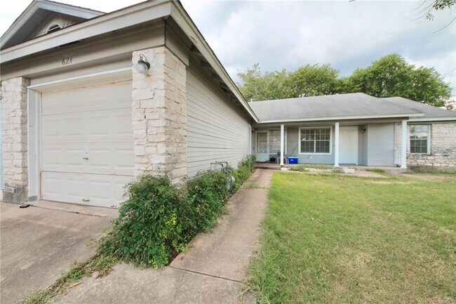 624 Greenlawn Blvd Round Rock, TX 78664 photo 2