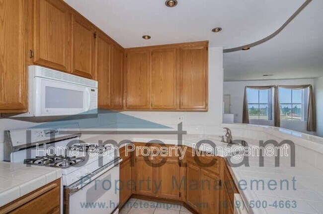 730 Callejon Ciudad Chula Vista, CA 91910 photo 2
