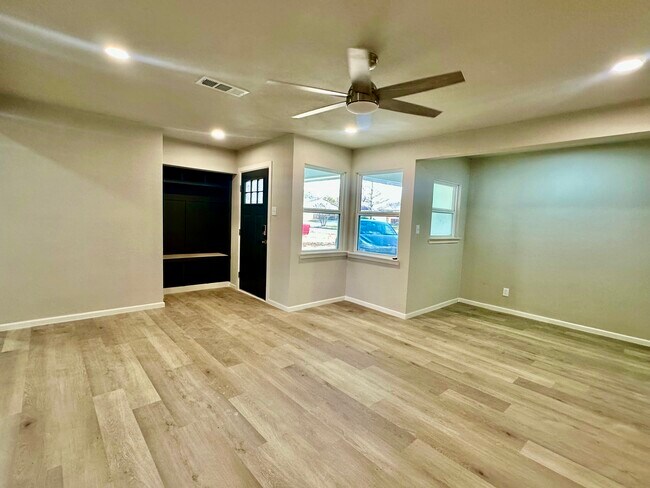 434 Beverly Dr Richardson, TX 75080 photo 4