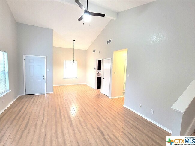 3901 Pickwick Ln Killeen, TX 76543 photo 5