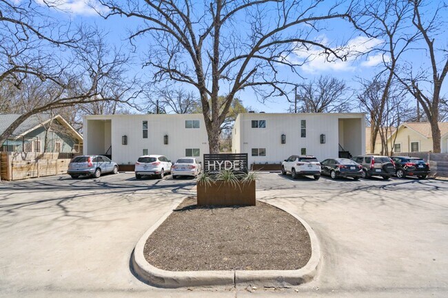 4105 Speedway, Unit 205 photo 2