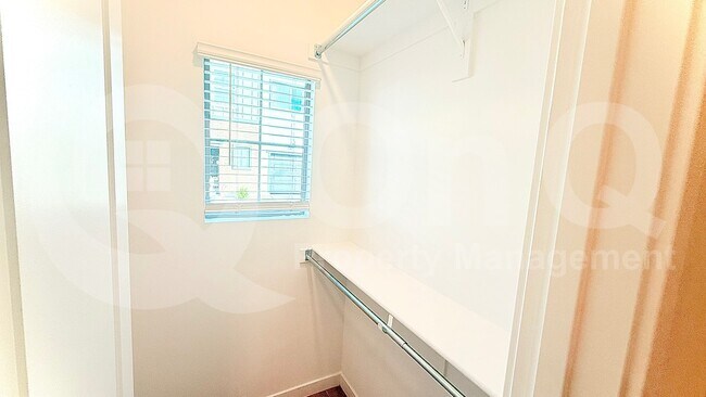 2821 W Red Fox Rd Phoenix, AZ 85085 photo 5