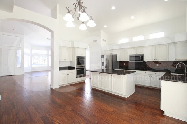 21104 N 69th Dr Glendale, AZ 85308 photo 3