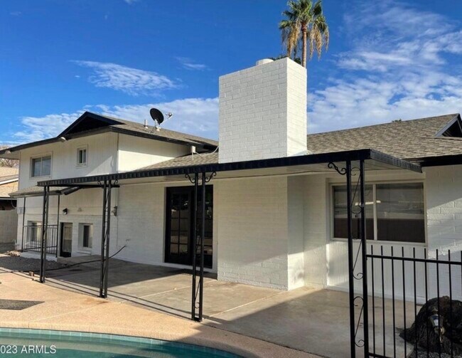 1600 E Laguna Dr Tempe, AZ 85282 photo 4