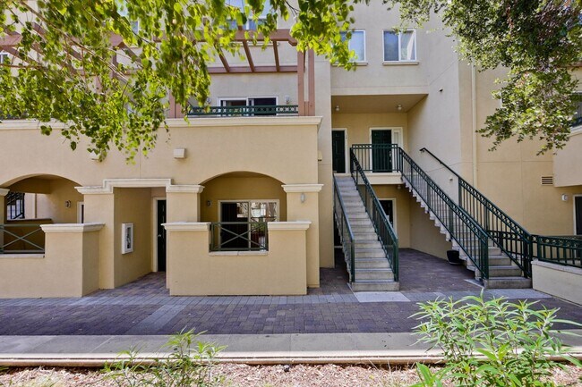 108 Bryant St Mountain View, CA 94041 photo 3