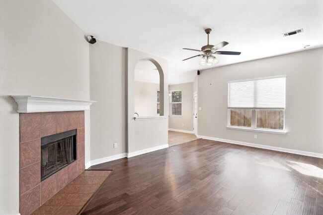 225 Jerry Lees Trail Kyle, TX 78640 photo 4
