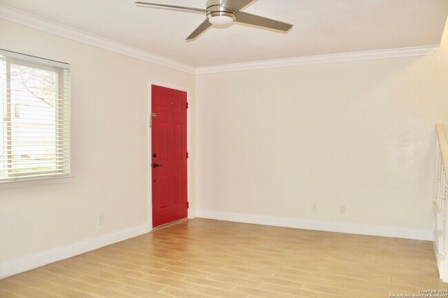 102 Vassar Ln San Antonio, TX 78212 photo 5