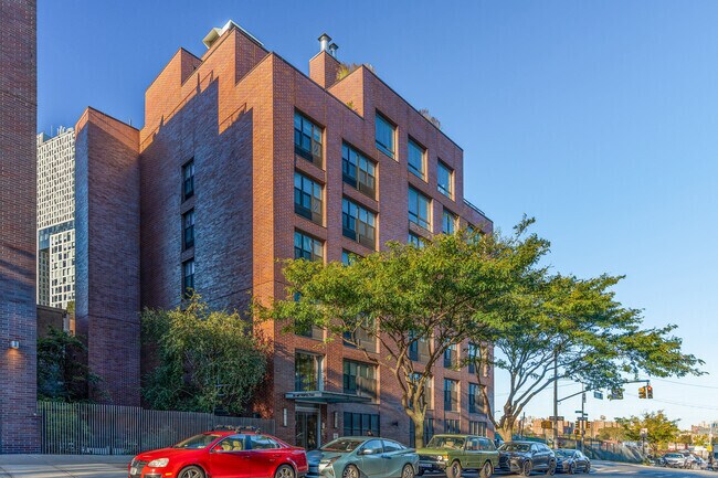 58 Metropolitan photo 5