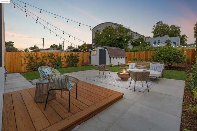 1415 Tenth St Berkeley, CA 94710 photo 3