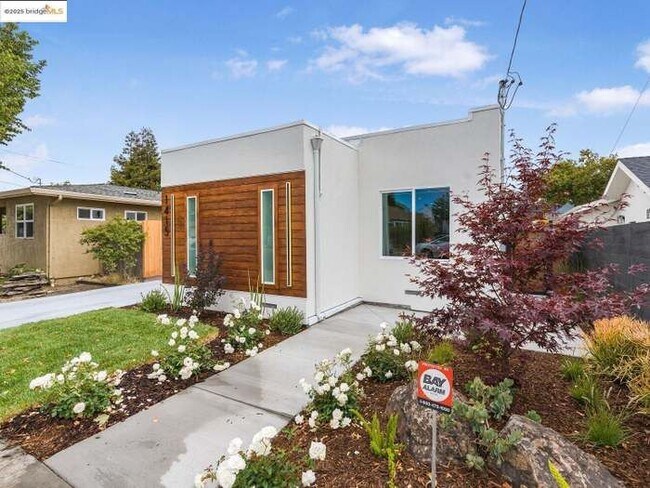 1415 Tenth St Berkeley, CA 94710 photo 4