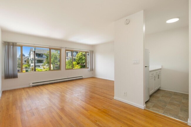 Century Terrace photo 2