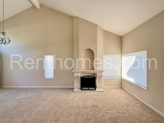 371 Compass Rd Oceanside, CA 92054 photo 2