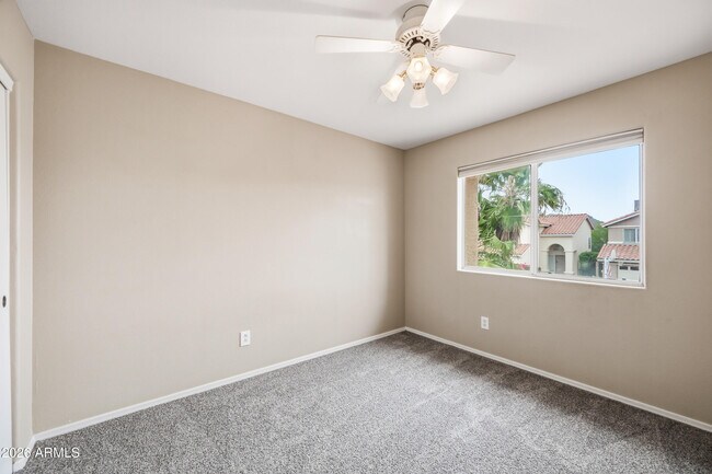 1244 E Angela Dr Phoenix, AZ 85022 photo 4