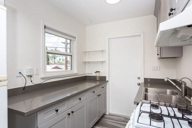 4520 Marlborough Dr San Diego, CA 92116 photo 5