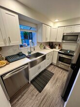 3927 108th Avenue Northeast, Bellevue, WA 98004 photo 4