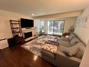3927 108th Avenue Northeast, Bellevue, WA 98004 photo 3