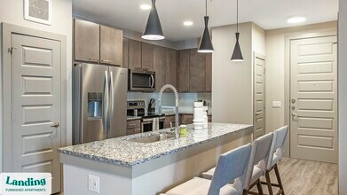 6107 E Riverside Dr Austin, TX 78741 photo 4