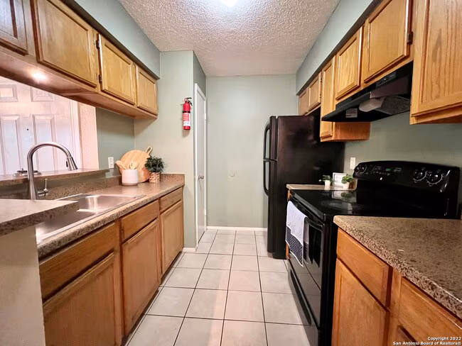 3616 Fairmeadows St San Antonio, TX 78211 photo 5