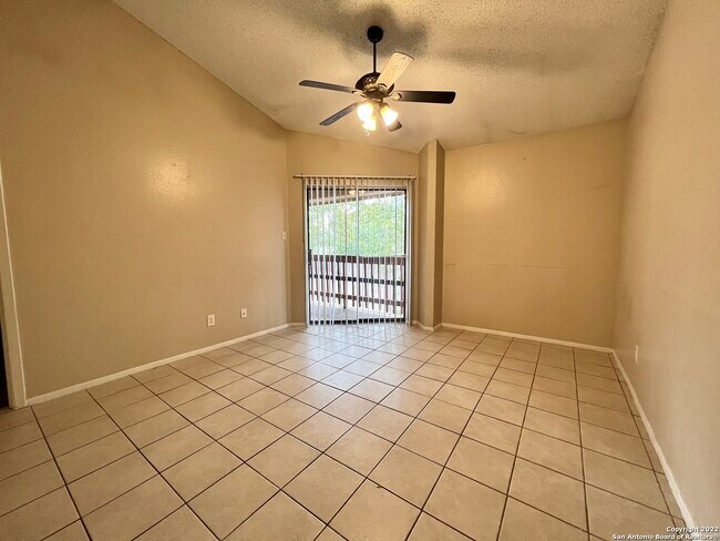3616 Fairmeadows St San Antonio, TX 78211 photo 4