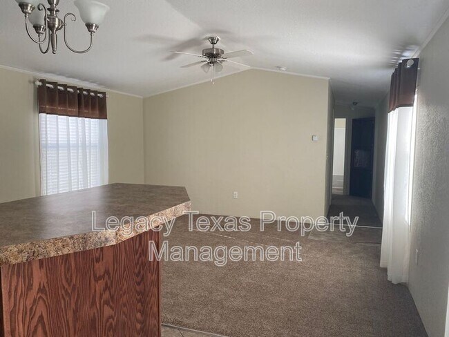 800 N Old Betsy Rd Cleburne, TX 76031 photo 5