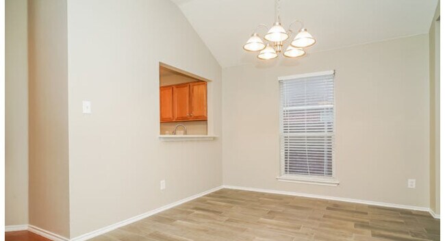 1510 Brookleaf Dr photo 4