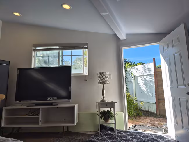 2141 Torrey Pines Rd San Diego, CA 92037 photo 3