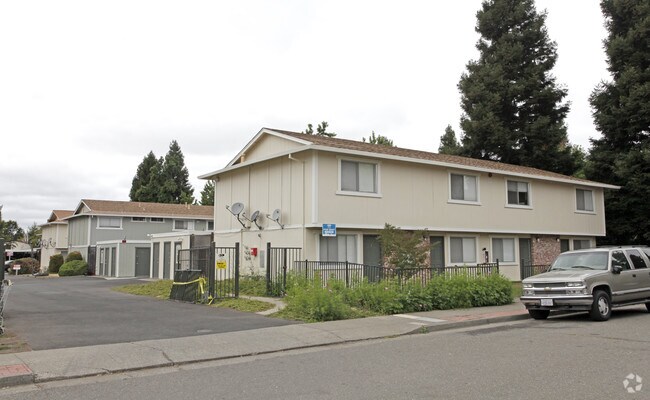 Herbert Street Apartments II photo 2