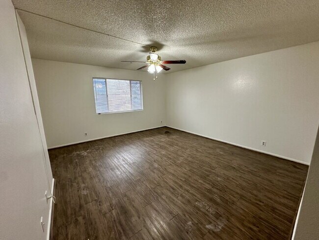 6742 E Dallas St Mesa, AZ 85205 photo 4