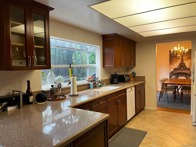 5977 Agee St San Diego, CA 92122 photo 2