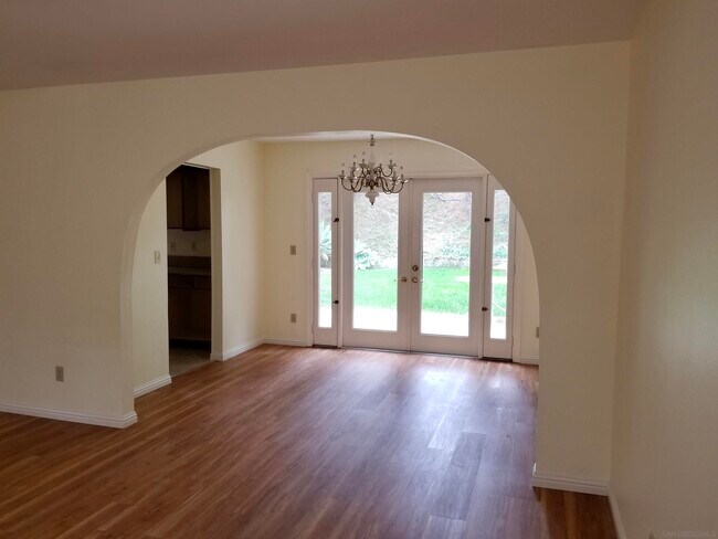 5977 Agee St San Diego, CA 92122 photo 4