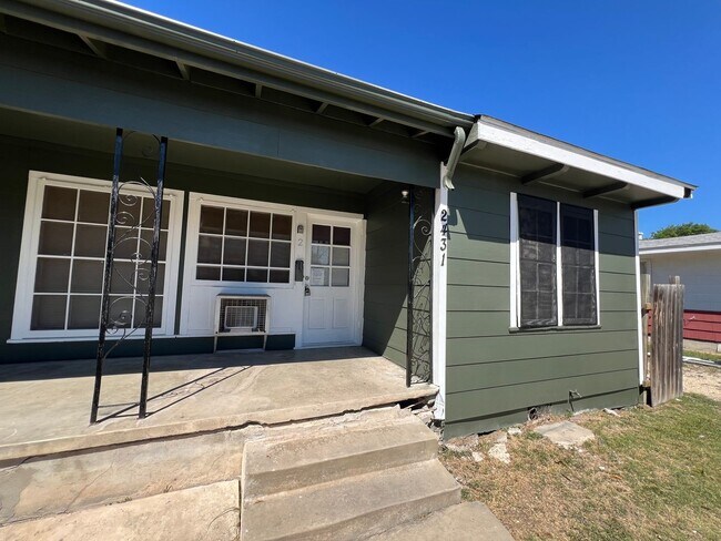 2431 Cincinnati Ave San Antonio, TX 78228 photo 3