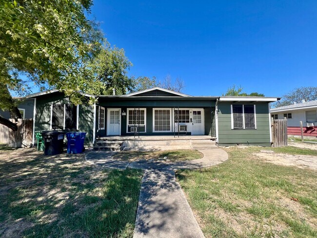 2431 Cincinnati Ave San Antonio, TX 78228 photo 2