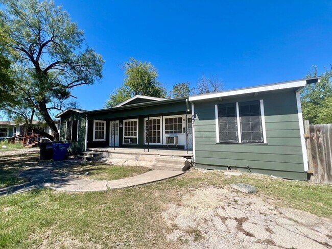 2431 Cincinnati Ave San Antonio, TX 78228 photo 4