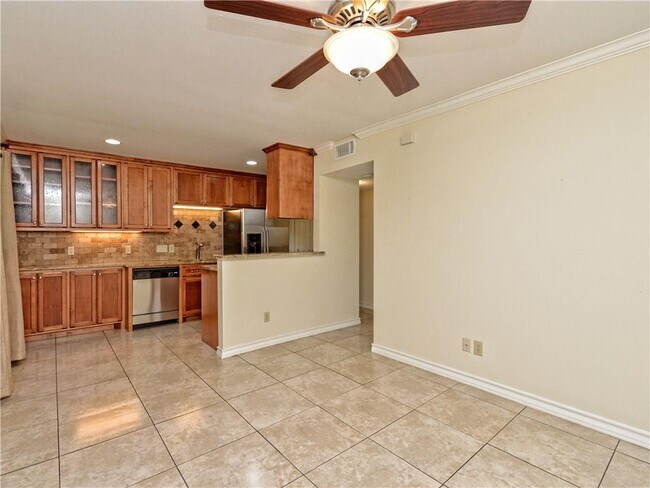 407 E 45th St Austin, TX 78751 photo 4