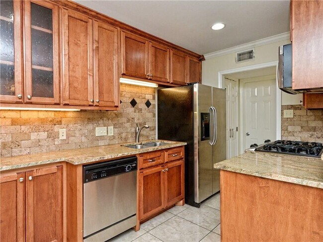 407 E 45th St Austin, TX 78751 photo 5