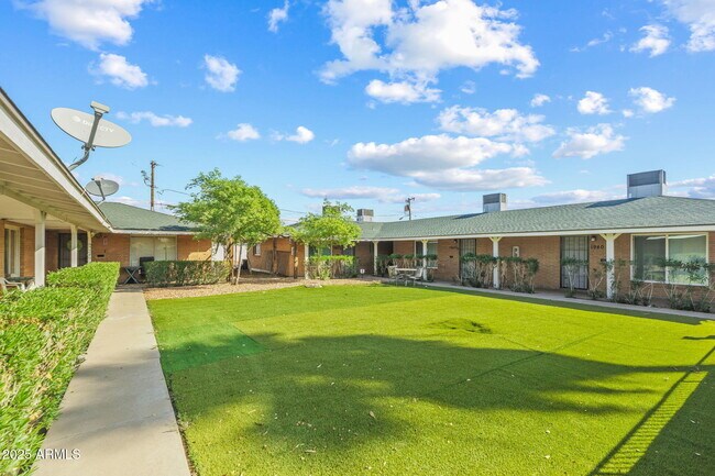 1940 W Amelia Ave Phoenix, AZ 85015 photo 2