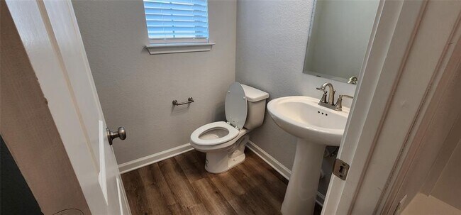 440 Los Olives Lane, Liberty Hill, TX 78642 photo 5