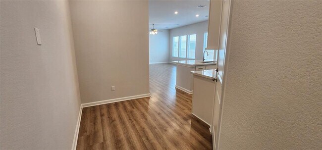 440 Los Olives Lane, Liberty Hill, TX 78642 photo 3