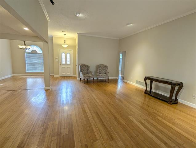 6019 Mapleshade Lane, Dallas, TX 75252 photo 2