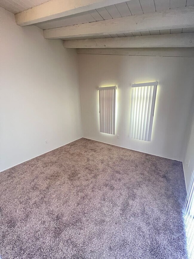 4 Bedroom 2 Bathroom Town Home photo 5