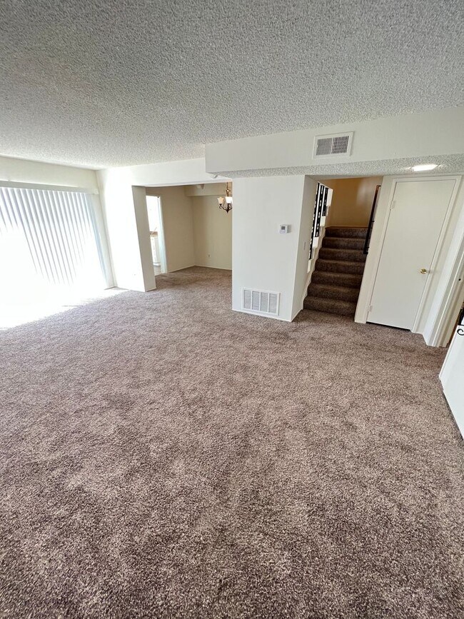 4 Bedroom 2 Bathroom Town Home photo 2